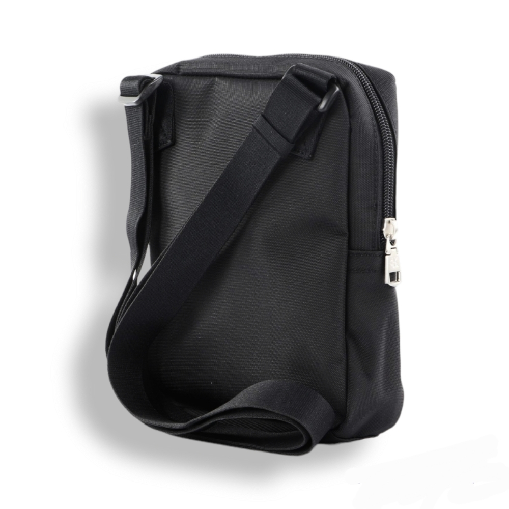 Calvin Klein Sport Essentials Reporter S Inst - black sporty cross-body bag - Picture 3 of 8